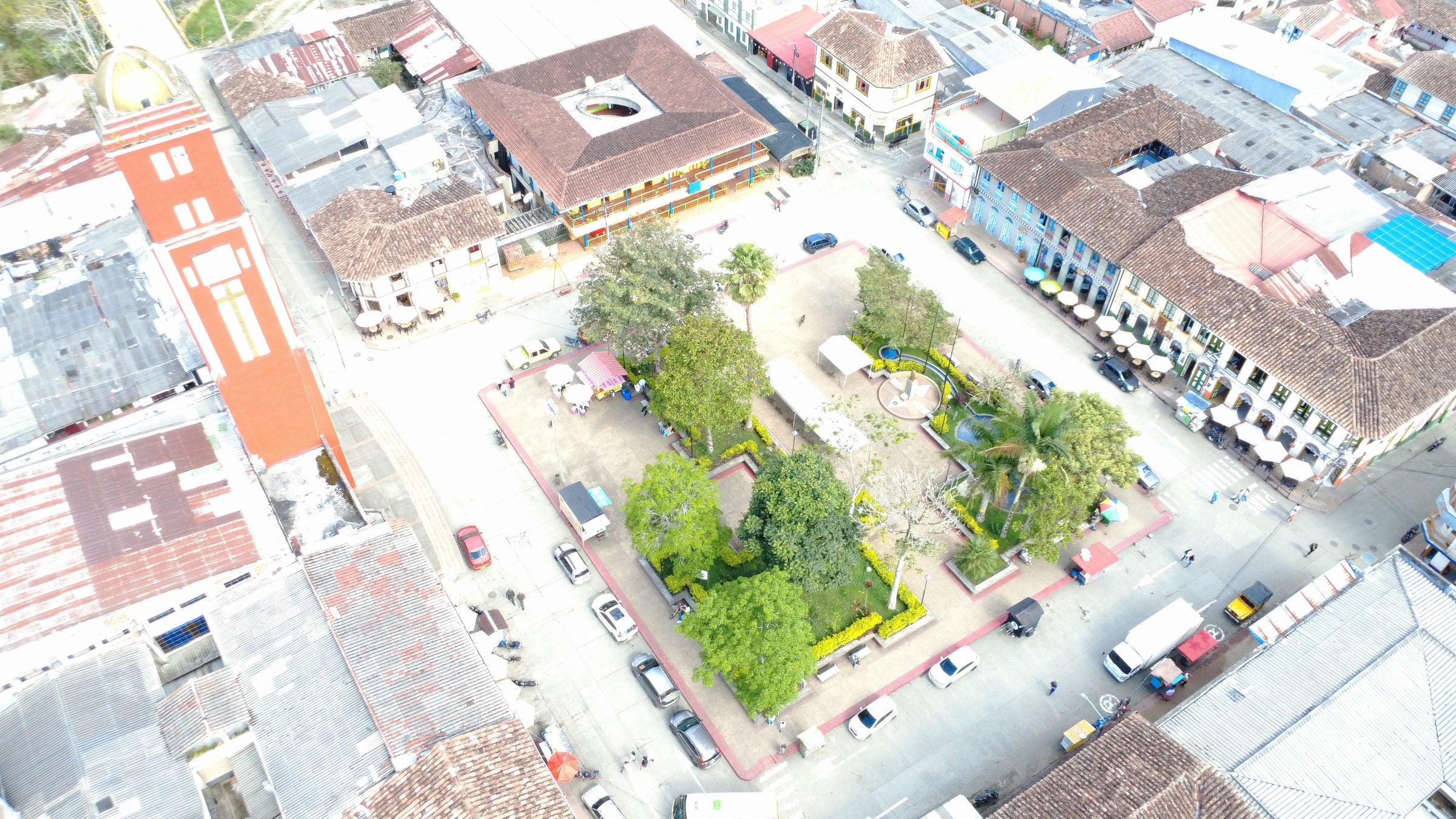 La plaza principal de Pijao desde el aire